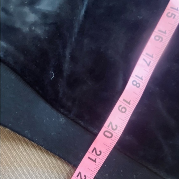 Women’s Lizsport Black Velour Crewneck Bell Sleeve Top NWT Size Large - Picture 4 of 6